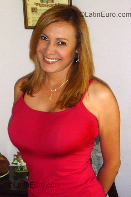Date this good-looking Colombia girl Lina from Bogota CO3912