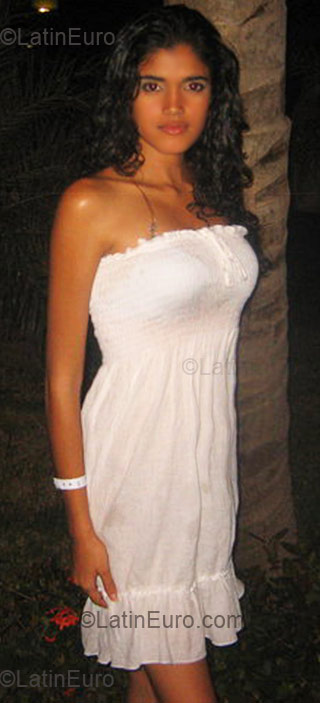 Date this gorgeous Dominican Republic girl Jusuarys from Santo Domingo DO4064