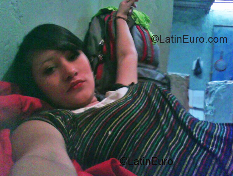 Date this attractive Colombia girl Lorena salazar from Bogota CO3920