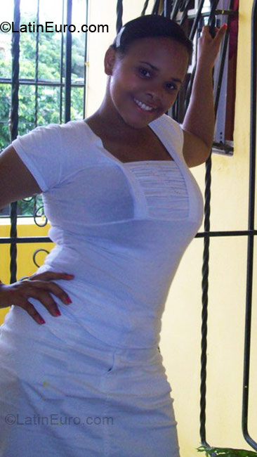 Date this cute Dominican Republic girl Riseli from Santo Domingo DO4149