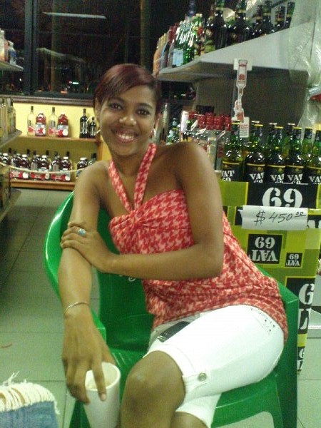 Date this good-looking Dominican Republic girl Yenni from Santo Domingo DO4220