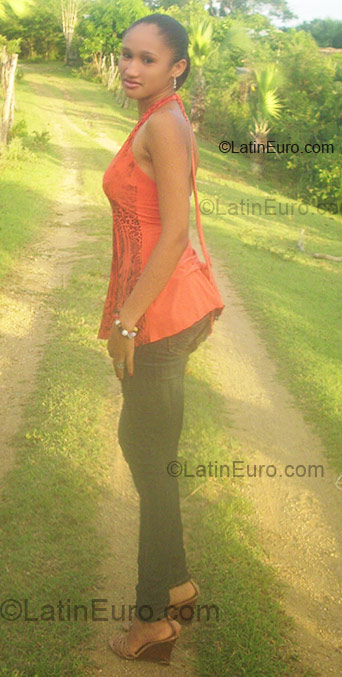 Date this gorgeous Dominican Republic girl Ivelice Almonte from Santiago Rodriguez DO4241