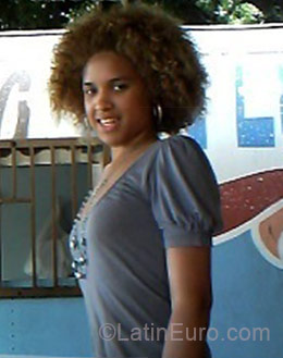 Date this good-looking Dominican Republic girl Skarlett from Santiago DO4268