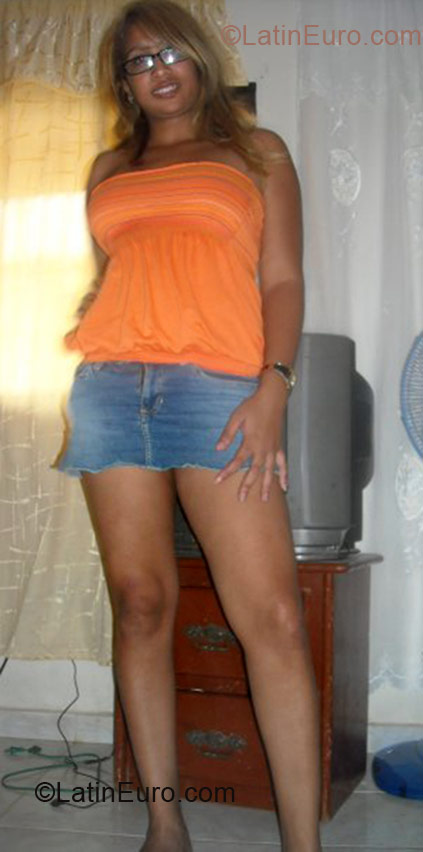 Date this attractive Dominican Republic girl Ana diaz from Republica Dominicana DO4290