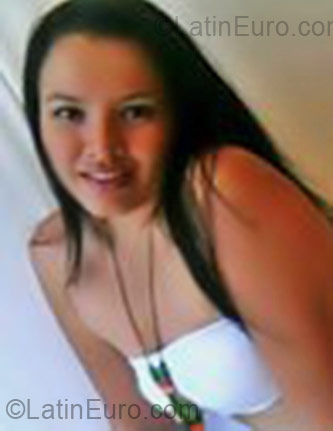 Date this nice looking Colombia girl Dennis Giovanna from Cali CO4255