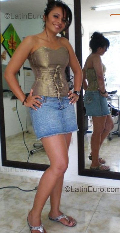 Date this beautiful Colombia girl Lorena from Bogota CO4261