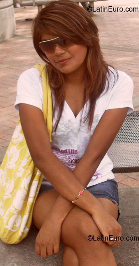 Date this funny Colombia girl Yuri from Neiva CO4271