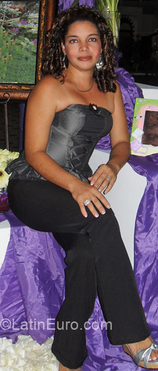 Date this good-looking Dominican Republic girl Maribel from Bonao DO4322