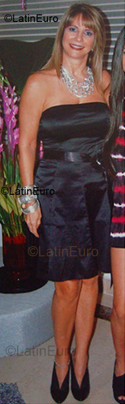 Date this georgeous Colombia girl Ludmila from Barranquilla CO4283