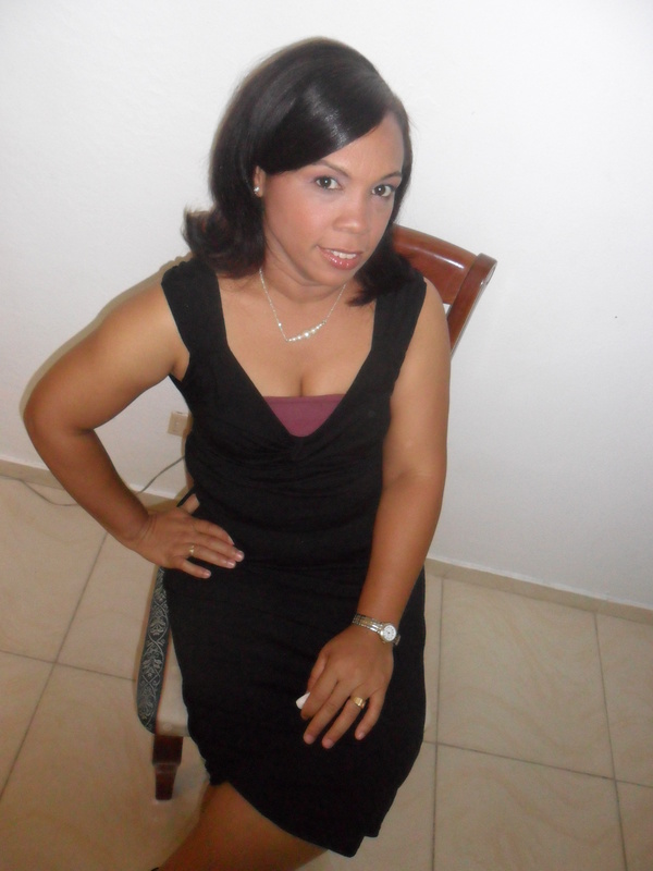 Date this stunning Dominican Republic girl Soni from Santo Domingo DO4364