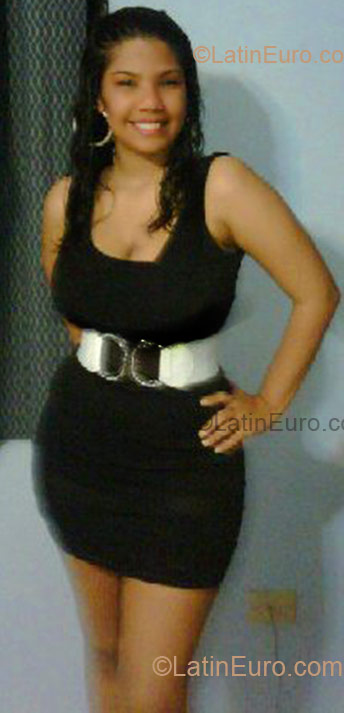Date this delightful Dominican Republic girl Yanna from Santo Domingo DO4367