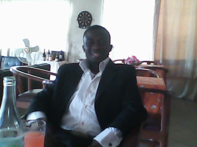 Date this foxy Cameroon man Lariosenores from Buea CM78