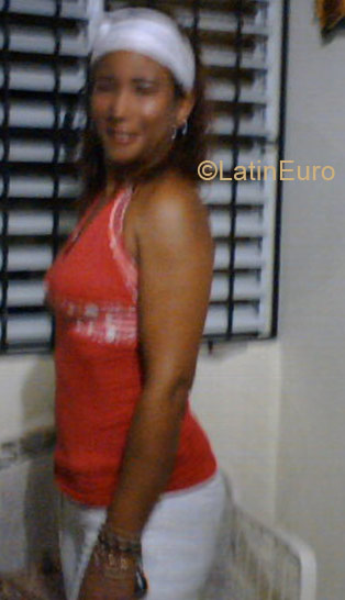 Date this athletic Dominican Republic girl Aliz from Santo Domingo DO4369