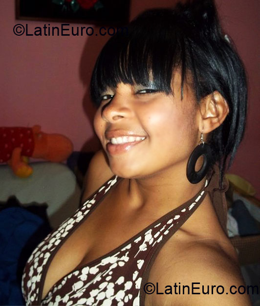 Date this athletic Dominican Republic girl Gisele from san fracisco de macoris DO4374