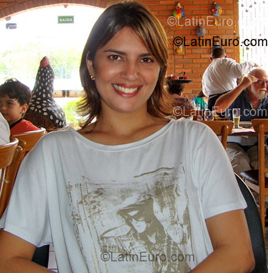 Date this stunning Brazil girl Raquel from Teresina BR5052