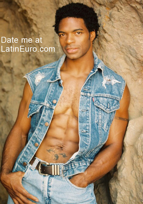 Date this fun United States man Brad from chicago US6186
