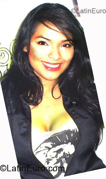 Date this foxy Colombia girl Isabella from Medellin CO4332