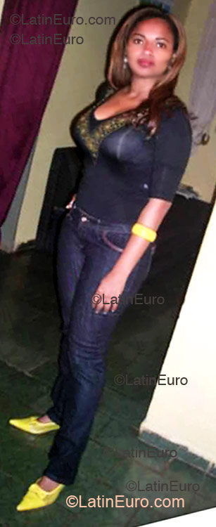 Date this young Brazil girl Keila from Goiania BR5773