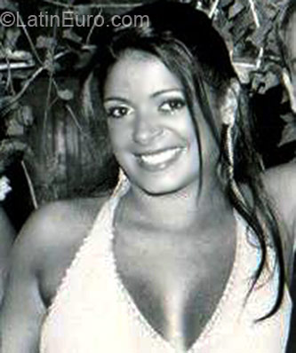 Date this sultry Brazil girl Viviane from Santos BR6264