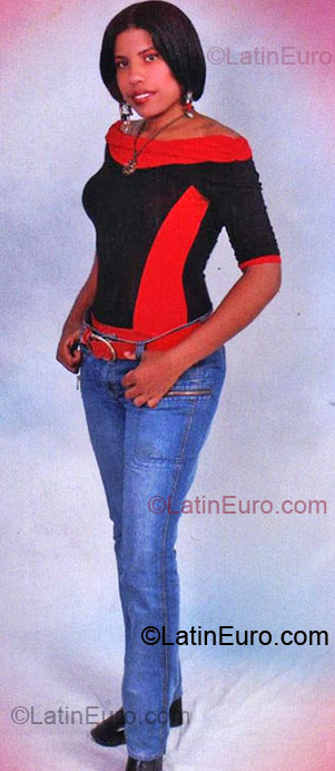 Date this attractive Dominican Republic girl Kirsiss from San Francisco De Macoris DO4496