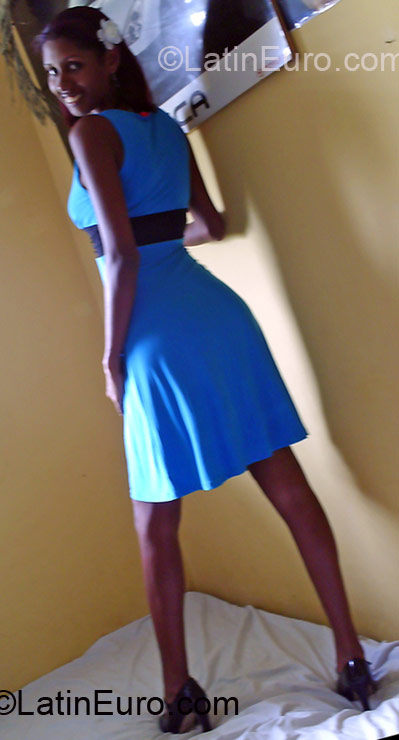 Date this funny Dominican Republic girl Adalina from Santiago DO5986
