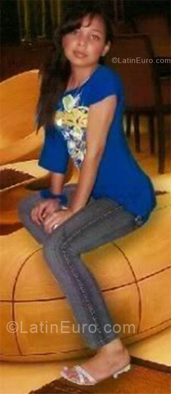 Date this beautiful Colombia girl Andrea from Cali CO4427
