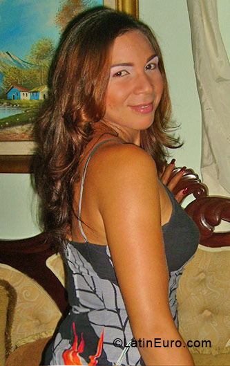 Date this georgeous Dominican Republic girl Isaura from Maria Trinidad Sanchez DO4524