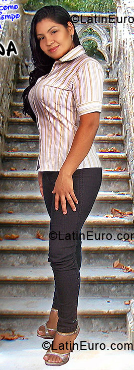 Date this beautiful Colombia girl Yammile from Cali CO4440