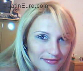 Date this delightful Brazil girl Sheila from Lencois Paulista BR4334