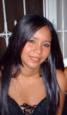 Date this happy Colombia girl Cris from Cali CO4443