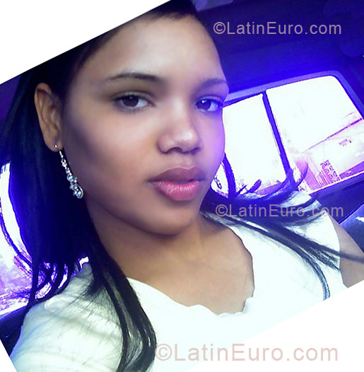 Date this happy Dominican Republic girl Pamela Del Carmen from Puerto Plata DO4618
