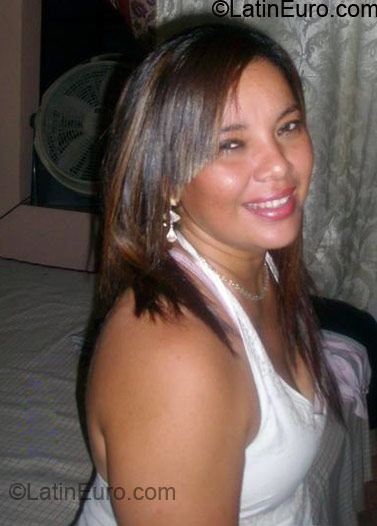 Date this hard body Honduras girl Pattricia from Santa Barbara HN196