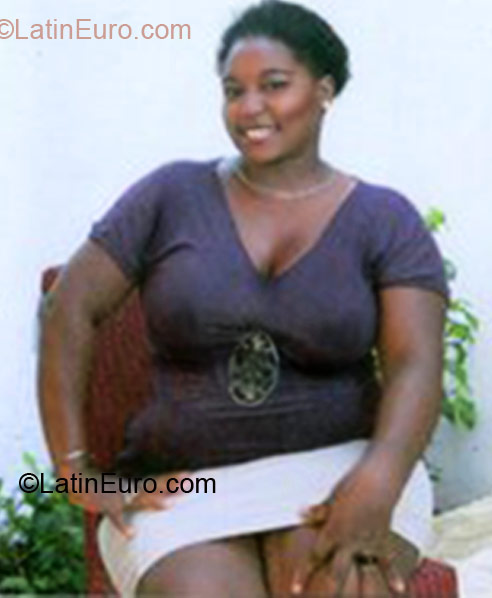 Date this athletic Dominican Republic girl Martha from Santo Domingo DO4687