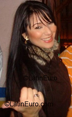 Date this sensual Colombia girl Pelinegra from Medellin CO4925