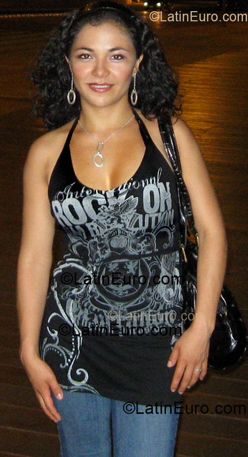 Date this foxy Colombia girl Veronica from Bogota CO4561