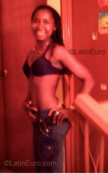 Date this tall Colombia girl Deisy from Cali CO6372