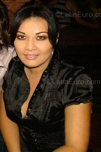 Date this good-looking Colombia girl Martha from Floridablanca CO4580