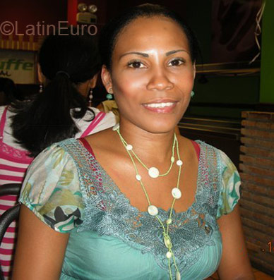 Date this lovely Dominican Republic girl Tania from San Cristobal DO4739