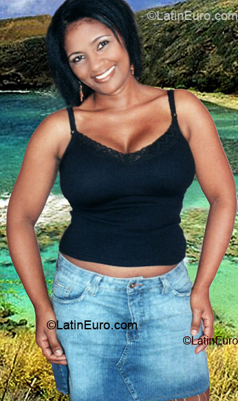 Date this voluptuous Brazil girl Rita from Camacari BR5499