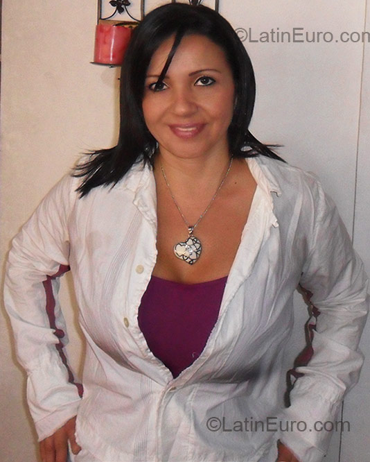 Date this georgeous Colombia girl Maria from Palmira CO4680