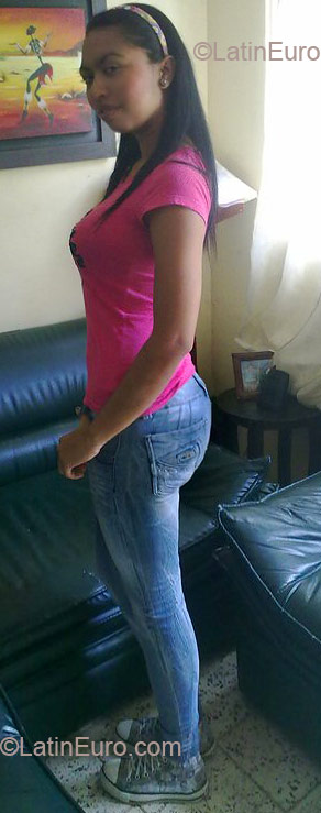 Date this sultry Colombia girl Keisy Yuliana from Medellin CO6334