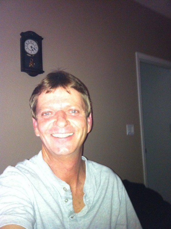 Date this delightful United States man Dennis from Miami US6884