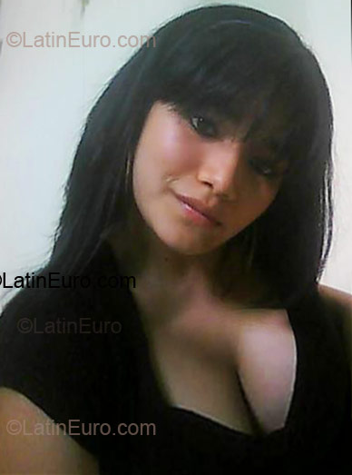 Date this lovely Ecuador girl Karol Denisse from Guayaquil EC19