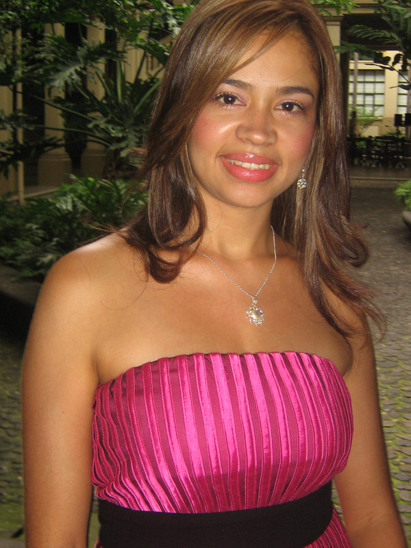 Date this tall Colombia girl Rosa from Medellin CO4725