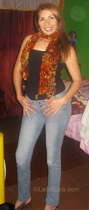 Date this sultry Colombia girl Ruth from Ocana CO4749