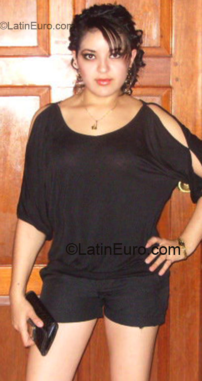 Date this nice looking Nicaragua girl Katy from Bluefields NI7