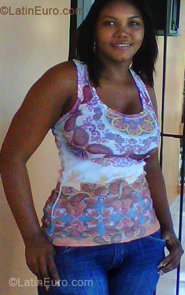 Date this hard body Dominican Republic girl Evelin from Santo Domingo DO4938