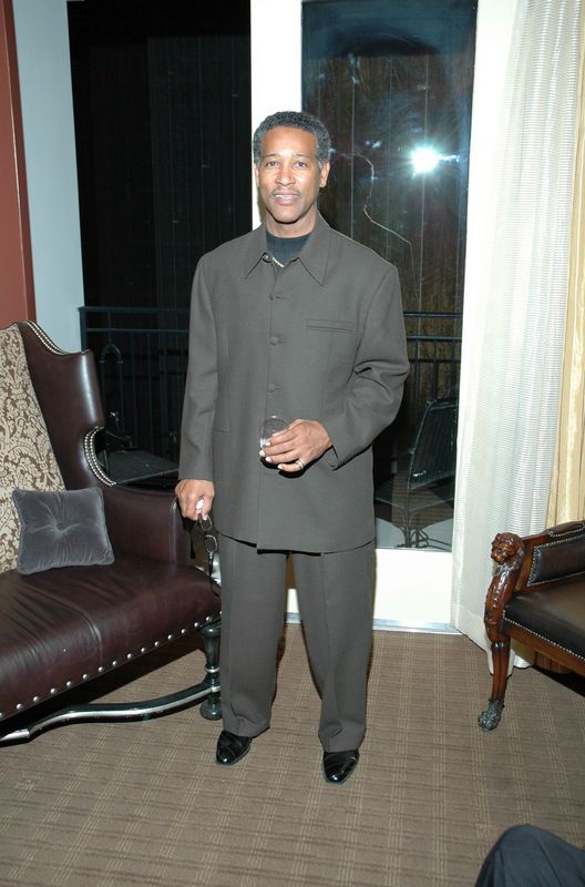 Date this charming United States man Kdefacto from College Park, US7105