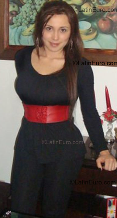 Date this athletic Colombia girl Simona from Manizales CO4890
