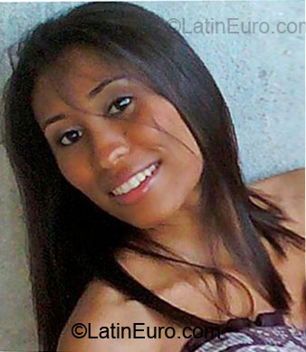 Date this voluptuous Brazil girl Elida from Sao Paulo BR3564